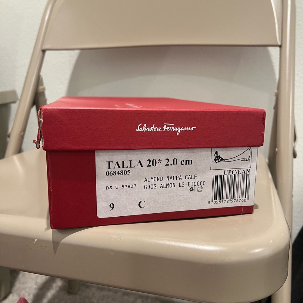 SALVATORE FERRAGAMO Talla 20 Beige Leather Pointed Flats Women's Size 9 - Picture 3 of 10